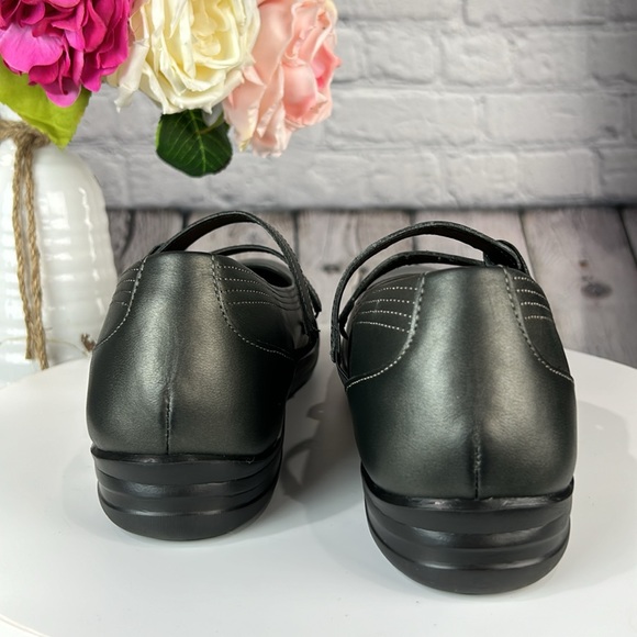 APEX Petals-Janice Dark Pewter Gray Leather Mary Jane Flat - Picture 4 of 17